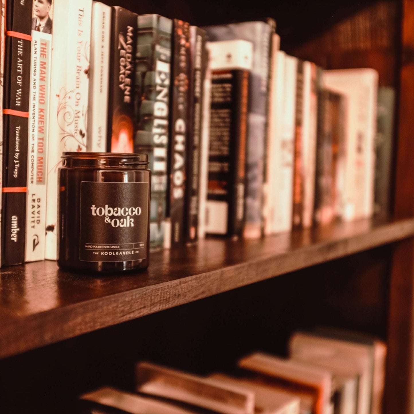 Tobacco & Oak Candle – Warm and Woody Soy Wax Candle for a Rich, Earthy Aroma