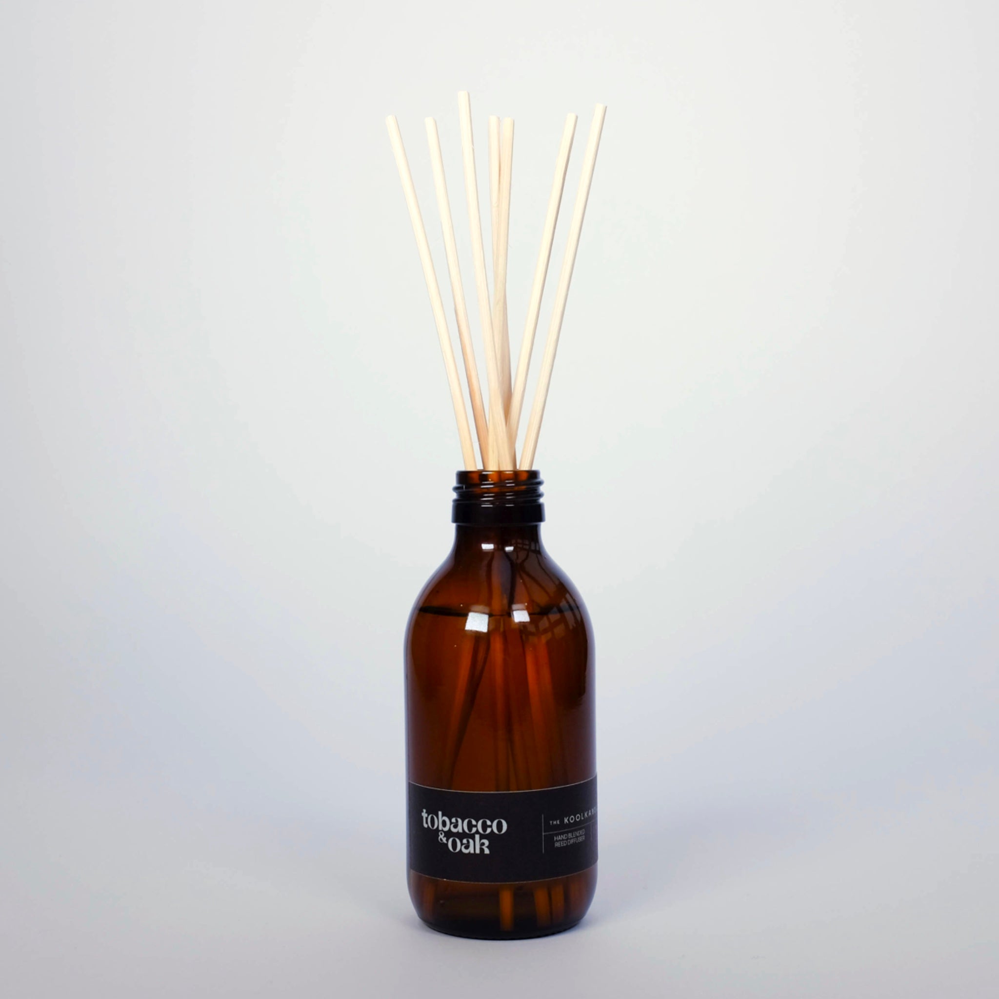 The KoolKandle Co. Tobacco & Oak Diffuser – Outlet Zone